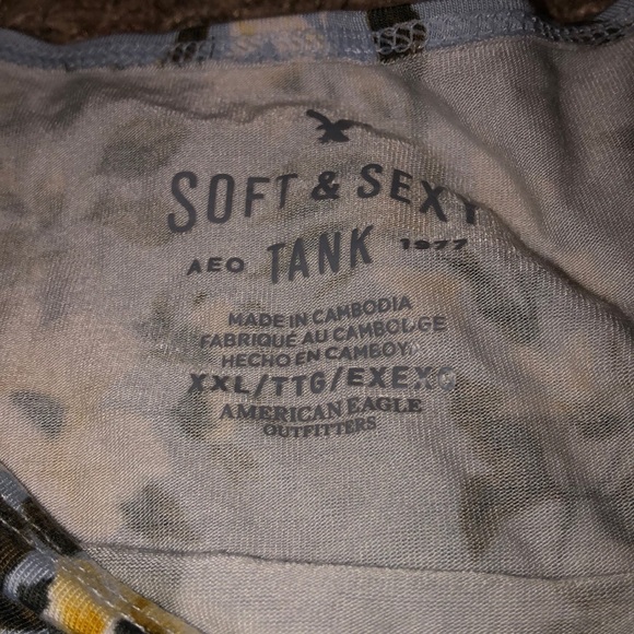 never worn ADORABLE flower tank top - Picture 2 of 5